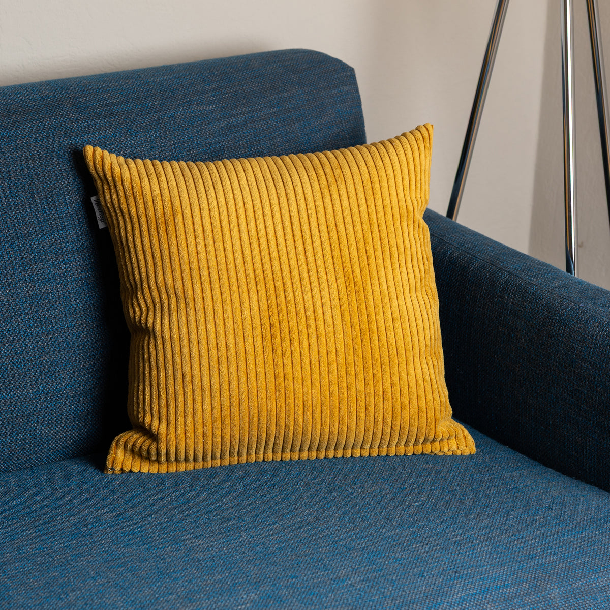 Kissenbezug Cord ELLA 50x50cm Senfgelb – waschbar, Öko-Tex – Herlag