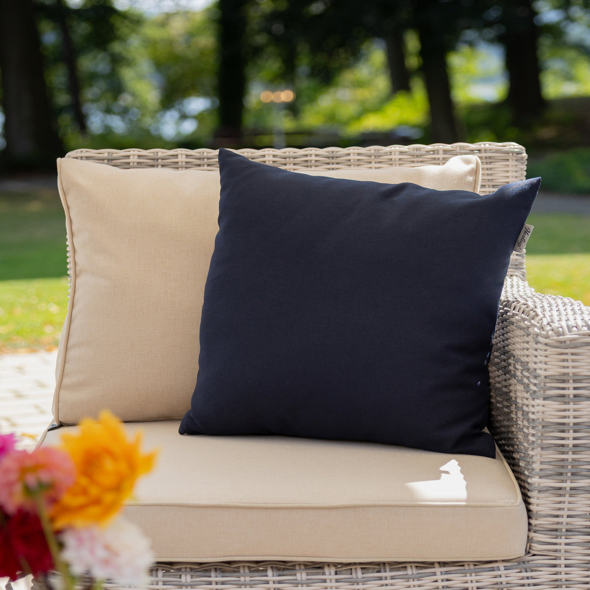 Outdoor Dekokissen Sunny – wetterfest, UV‑beständig 50x50cm Dunkelblau – Herlag